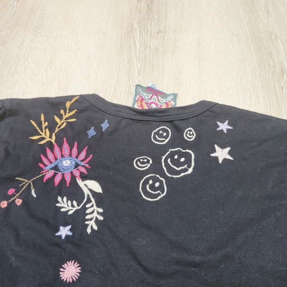 Johnny Was Soho Puff Long Flower Shirt Embroidery Floral Tee Black Top XS - Picture 7 of 7